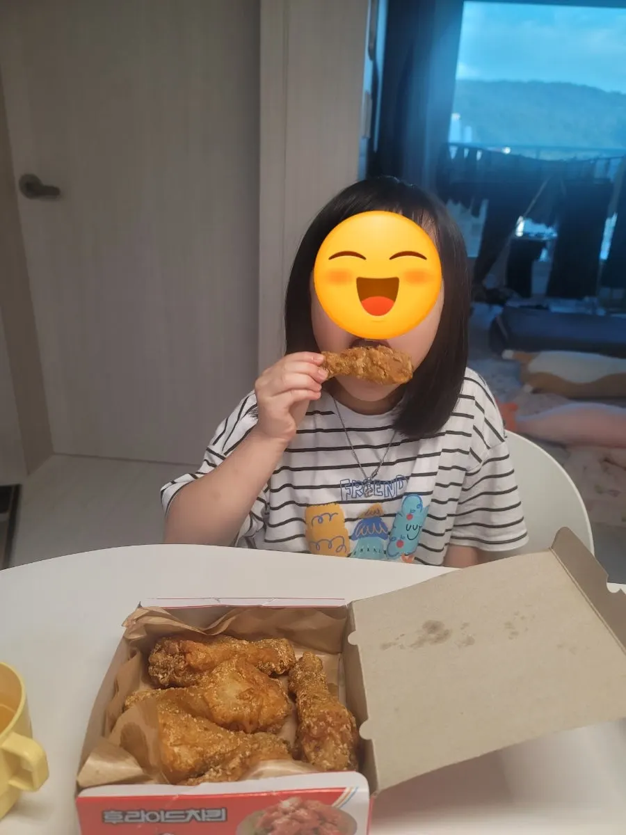 Chân gà chiên hợp xé ăn