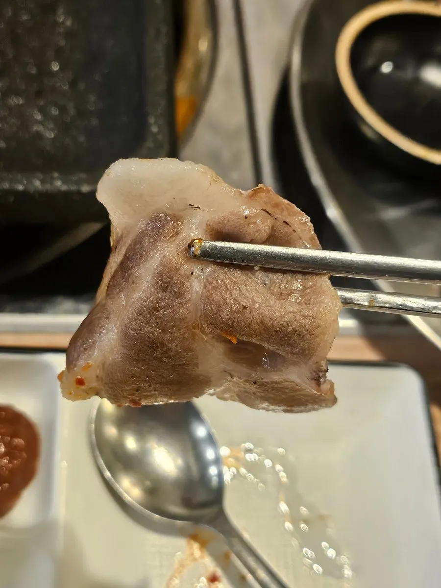 Grilling flower pork collar