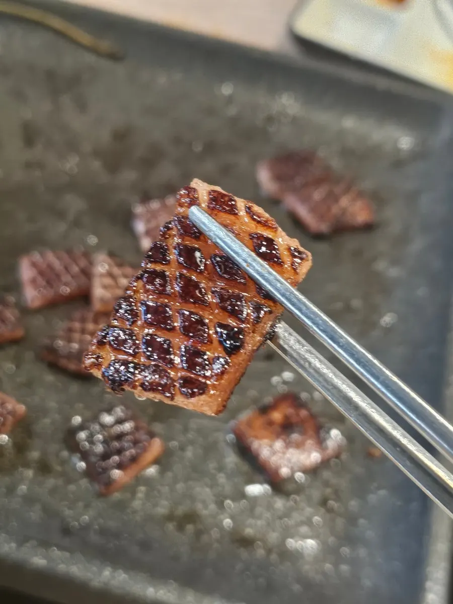 Seasoned beehive tripe cooked on the grill