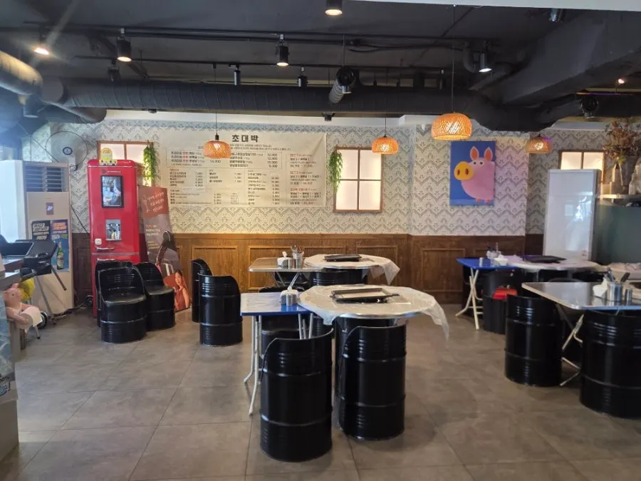 Table seating at Chodaebak Naengsam Pyeongnae-Hopyeong Branch