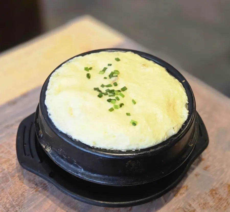 Steamed egg included with the set