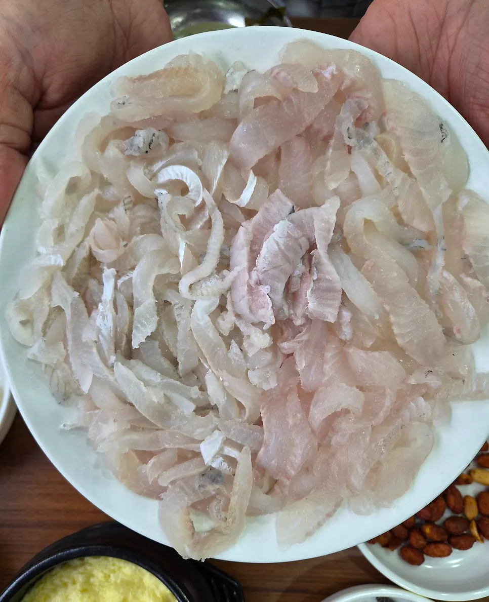 Cleanly prepared marbled sole sekkoshi