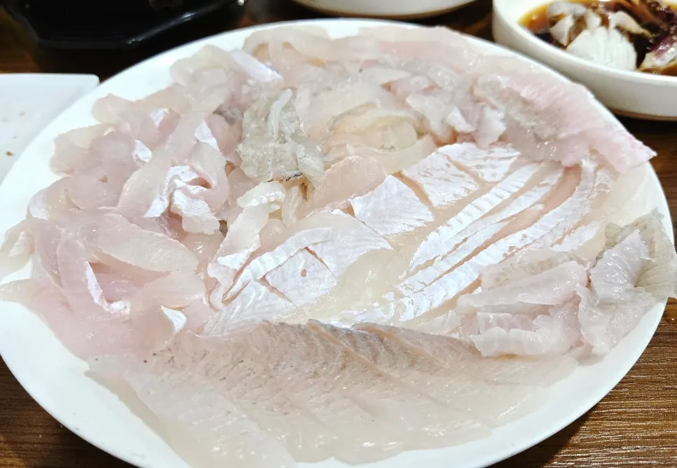 A plate of wild chamgajami sashimi, small size