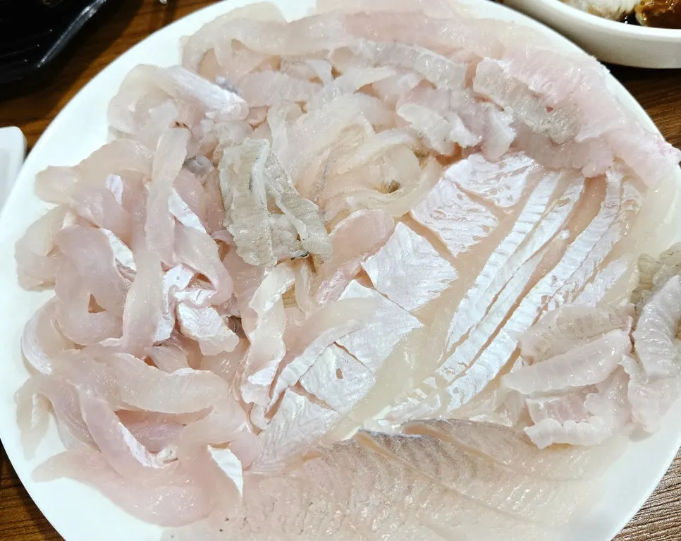 Chamgajami sashimi piled high without shredded radish filler