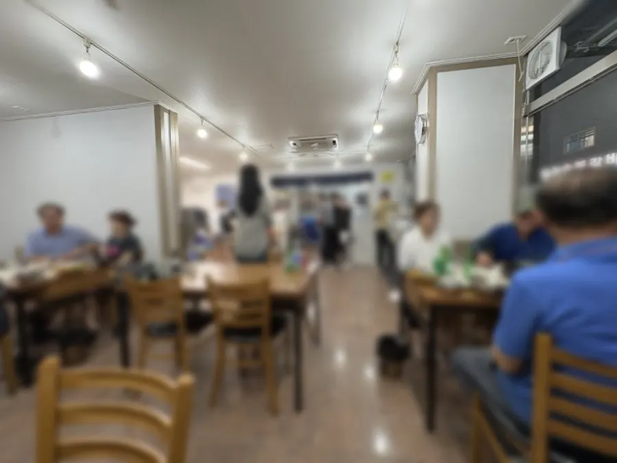 한잔먹고 가자미 내부 좌석