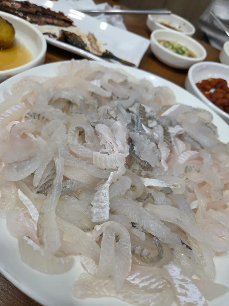 노랑가자미회 가까이 담은 모습