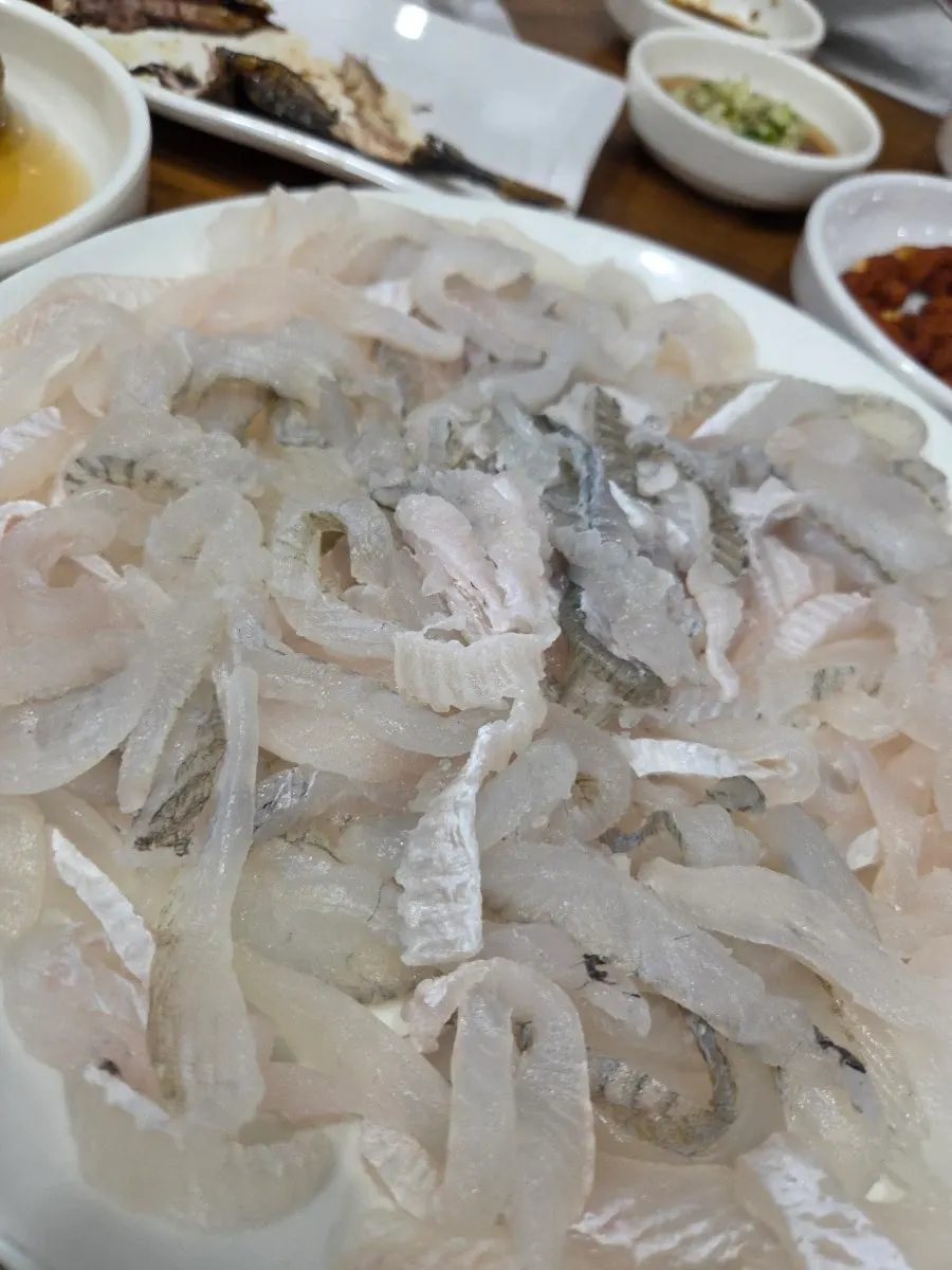노랑가자미회 중자와 곁들임