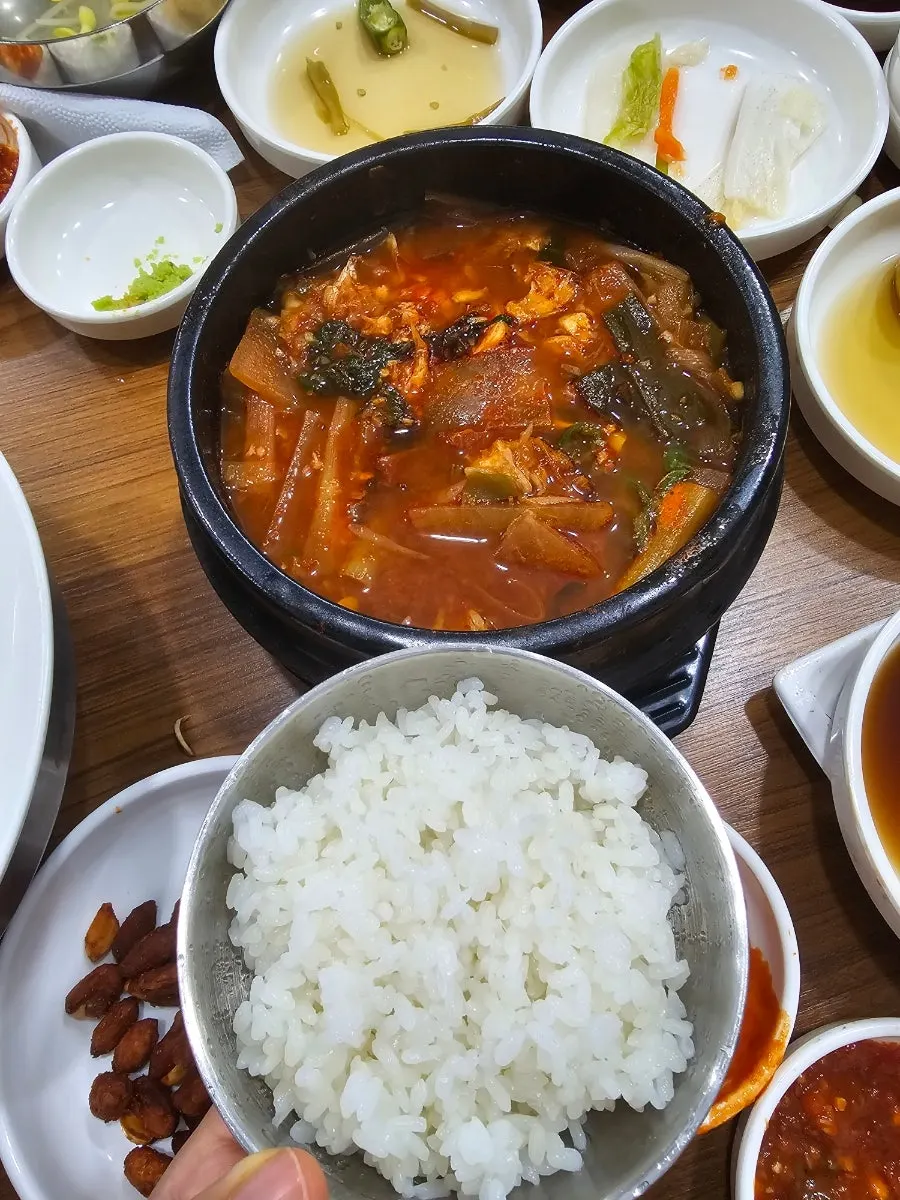 두 번 더 받아 먹은 게장 접시
