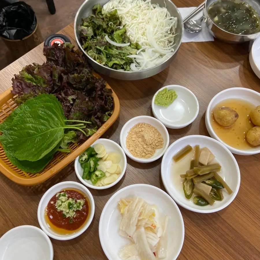 Side dish plates served one after another