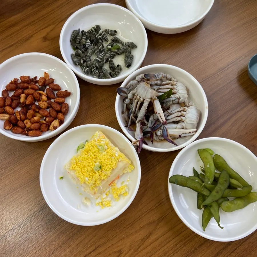 Lettuce wraps, garlic, chili pepper, and ssamjang spread
