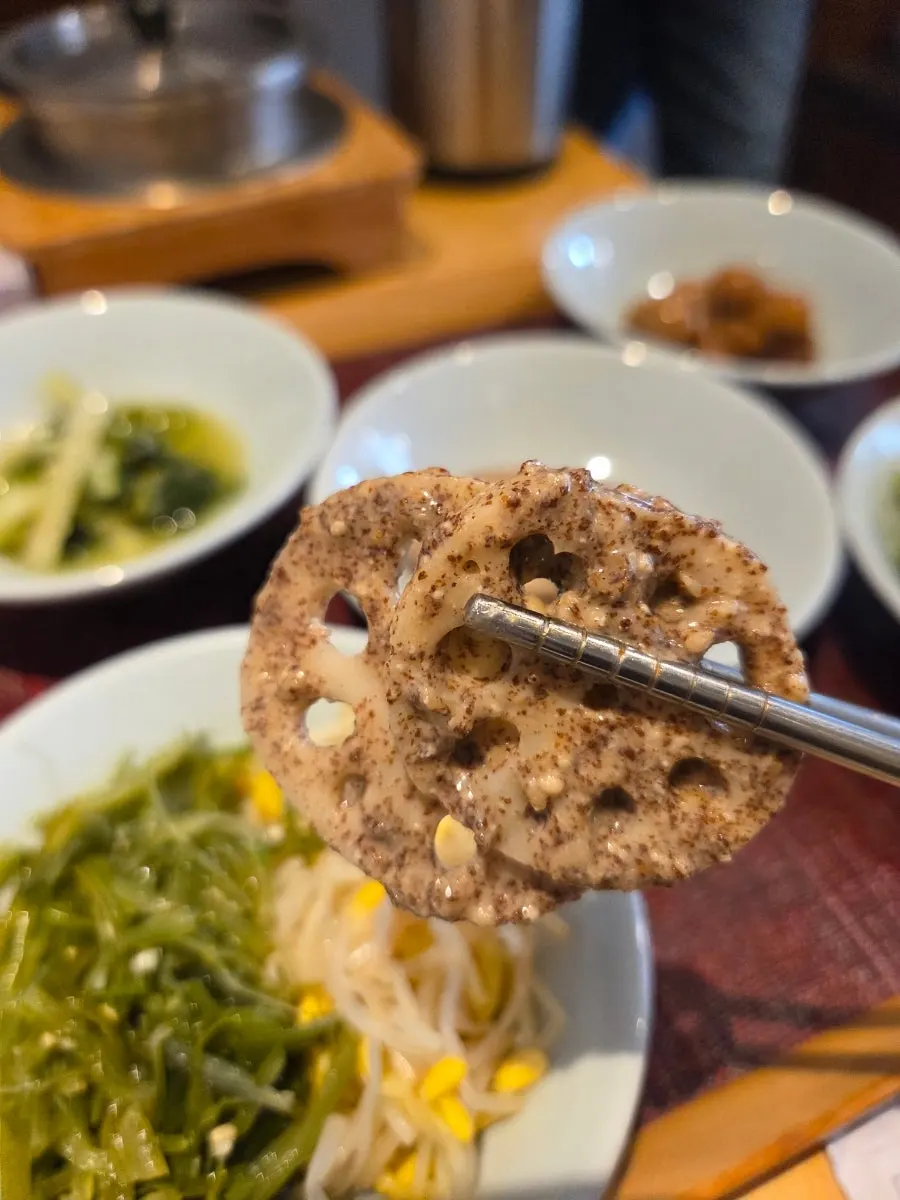 평상면옥 반찬을 하나씩 맛보는 상차림