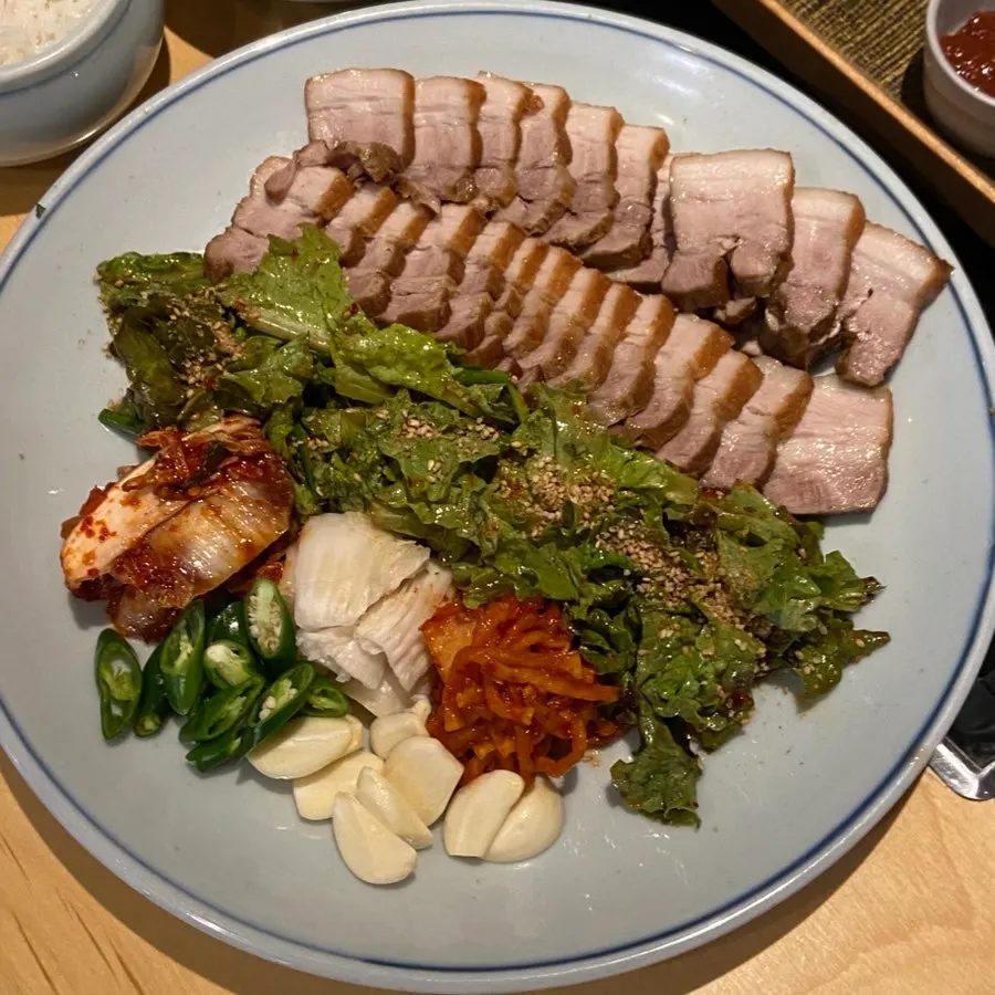 Full bossam spread at Pyeongsang Myeonok Sotbap Bansang