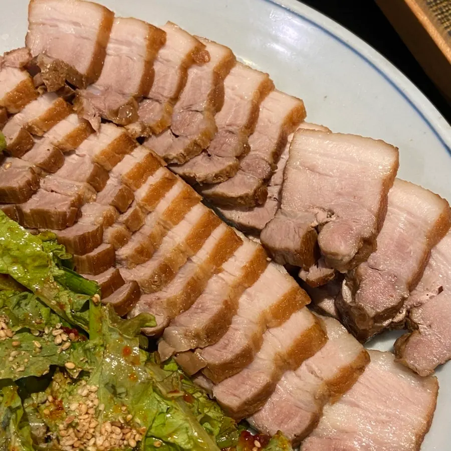 Bossam arranged neatly on a large plate