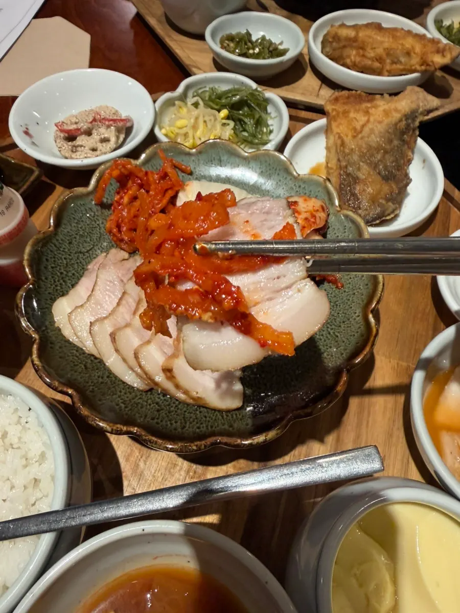 Sotbap served alongside the bansang set