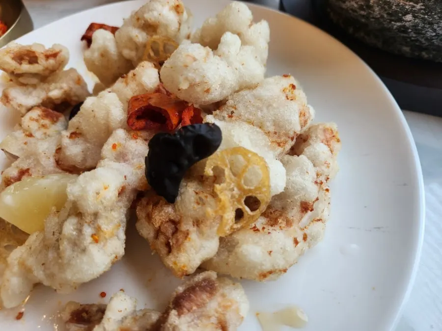 큼직한 흑돼지 찹쌀탕수육