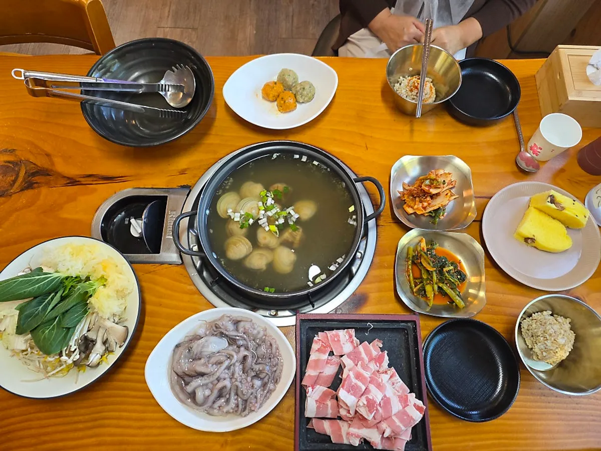 평택 안중 송담칼국수 백합 샤브샤브 상차림