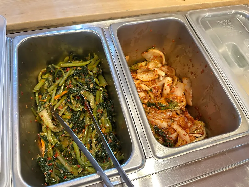 송담칼국수 매장 내부 테이블