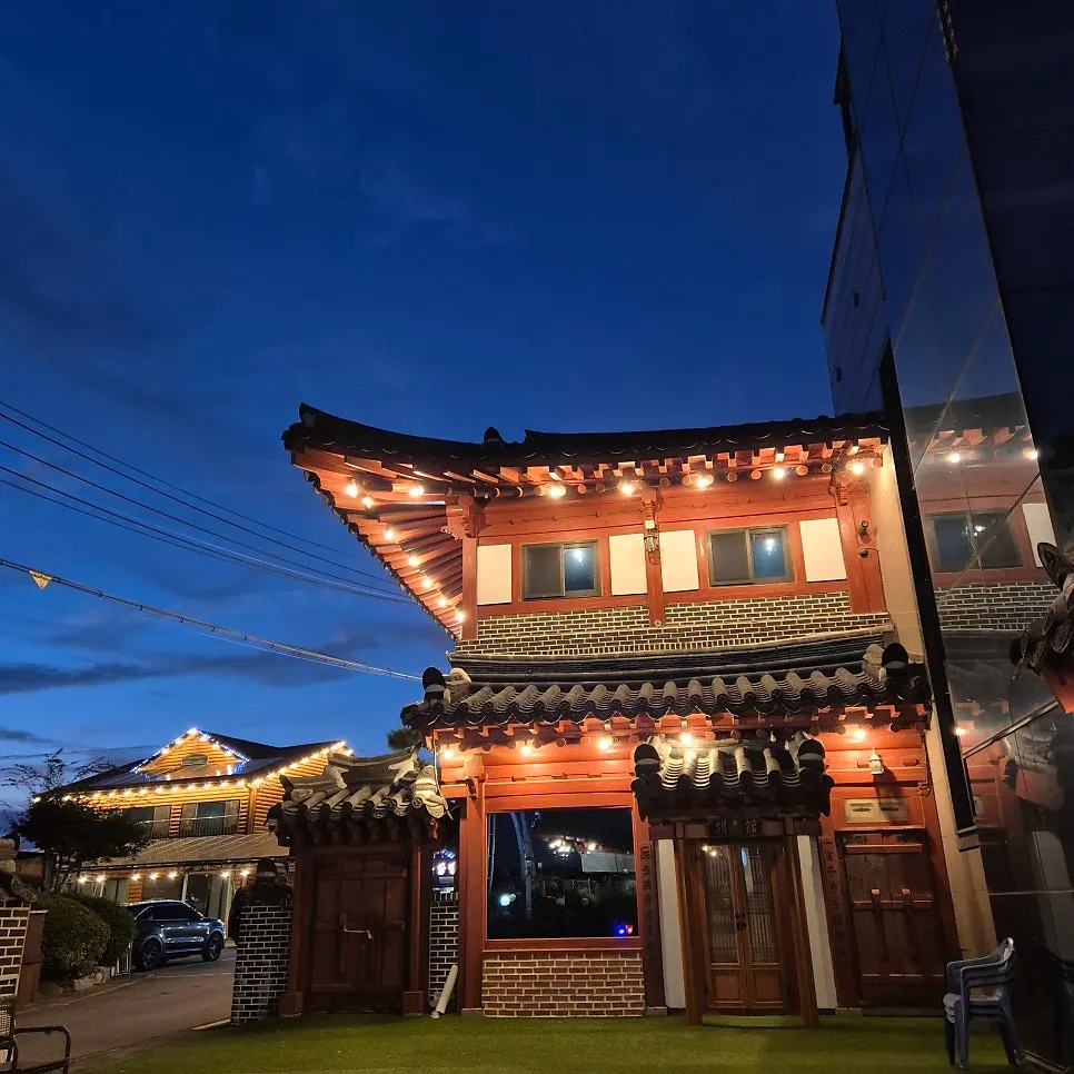 View of Suksudaega's hanok courtyard