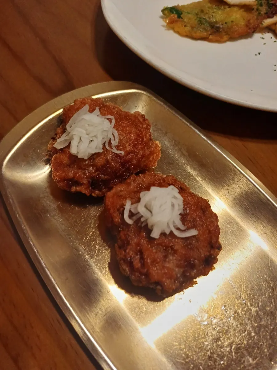 통통한 새우 요리 접시