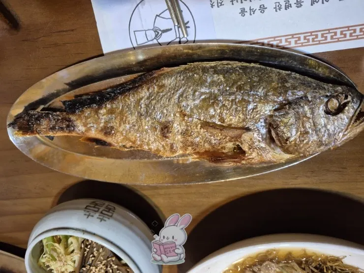 Golden grilled Beopseongpo borigulbi