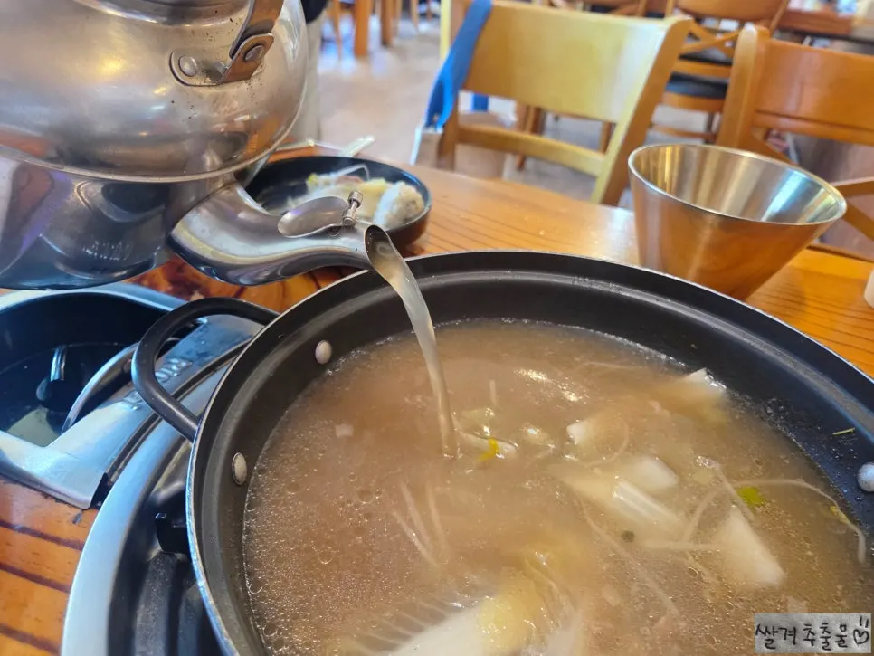 Kalguksu noodles with extra broth