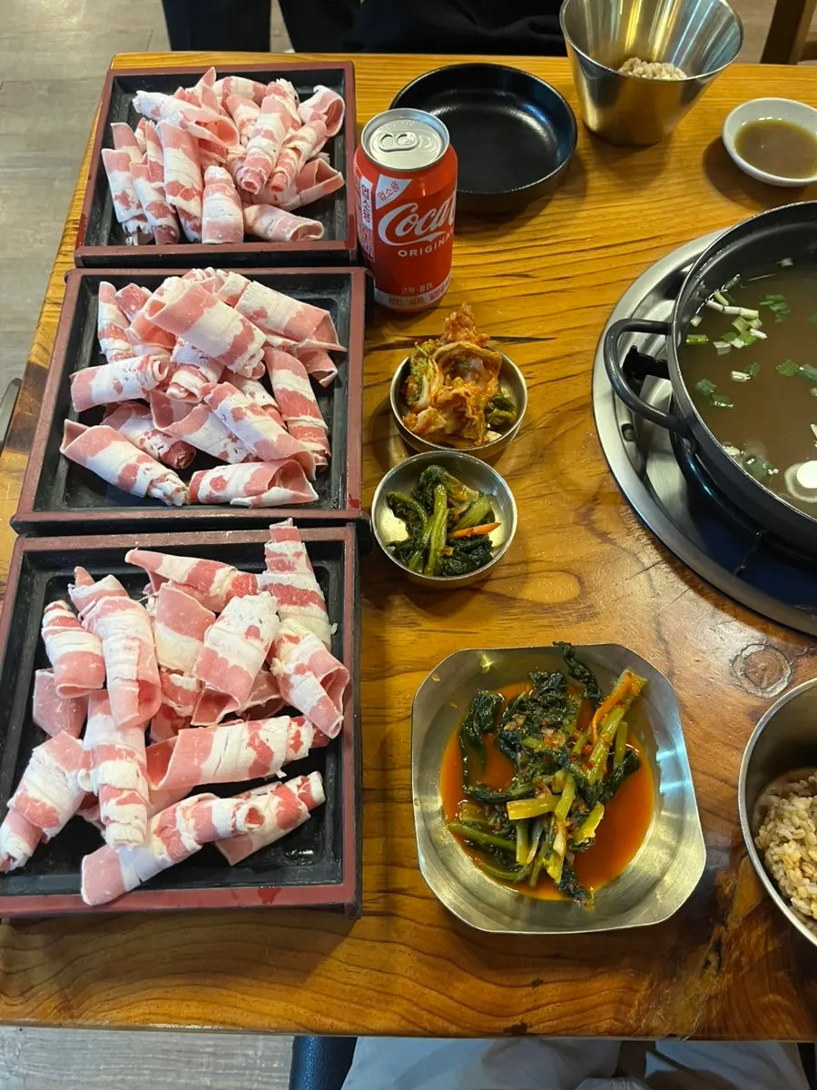 소고기 칼국수 2인분 기본 상차림