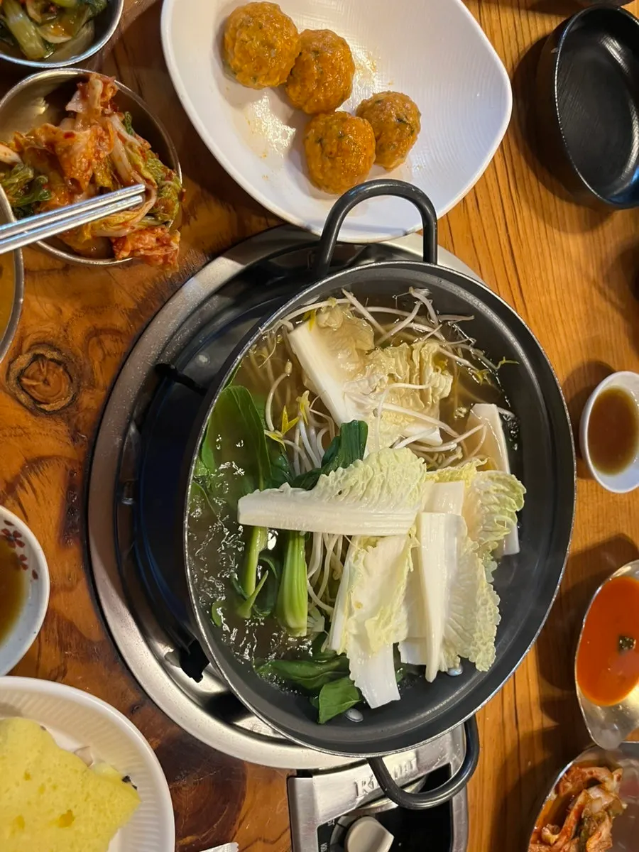 만두피 없이 나온 김치 완자만두