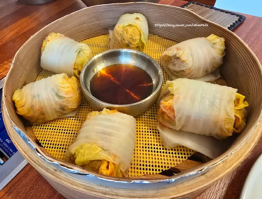Steaming hot freshly steamed napa cabbage dumplings