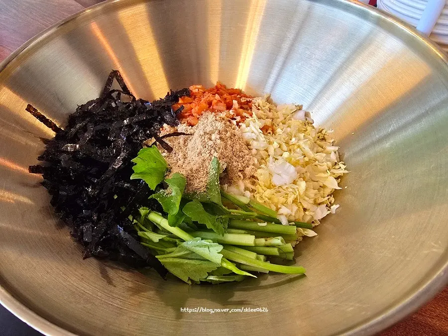 Pot of ingredients for the unlimited refill four-season fried rice