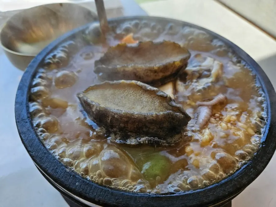 전복이 올라간 전복 황제누룽지탕