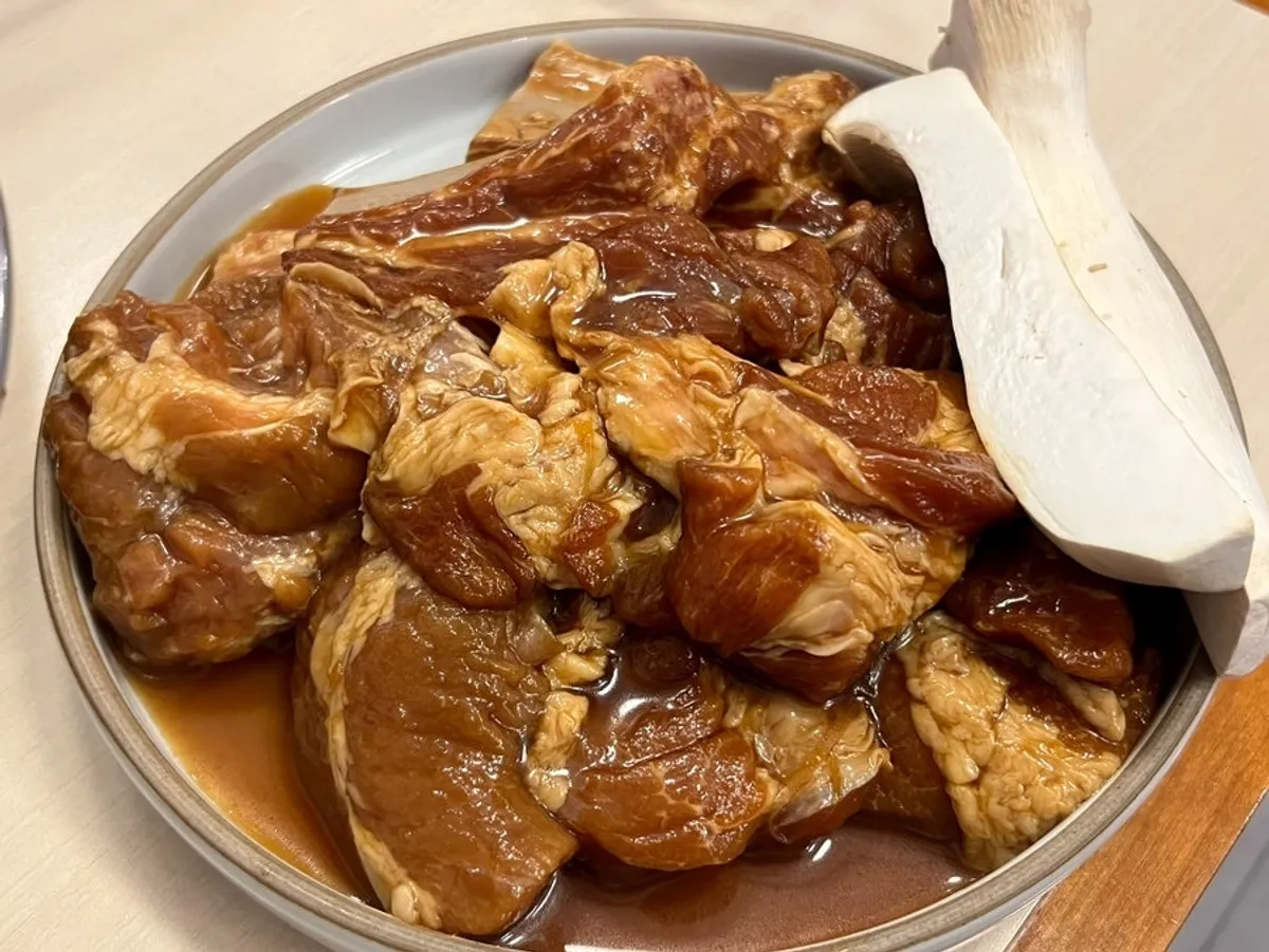 비법 소스에 재운 유자숙성 돼지갈비 생고기