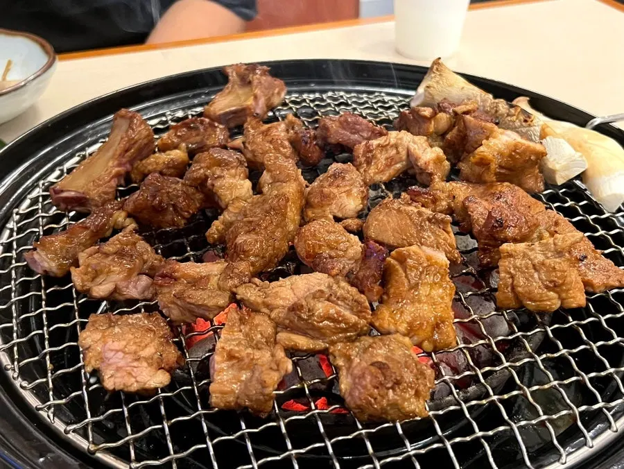 육즙이 살아 있는 옥련갈비 갈빗살