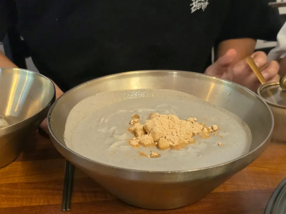 고려물총칼국수 서리태 콩국수