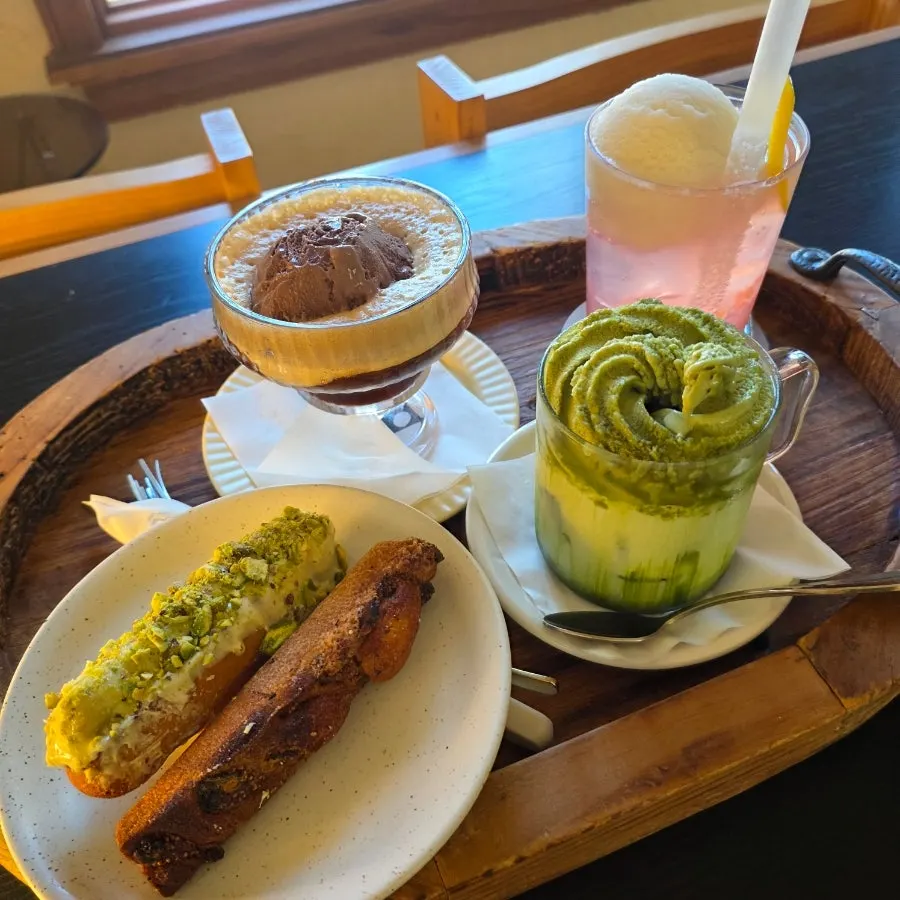 카페포문 별관 테이블 풍경