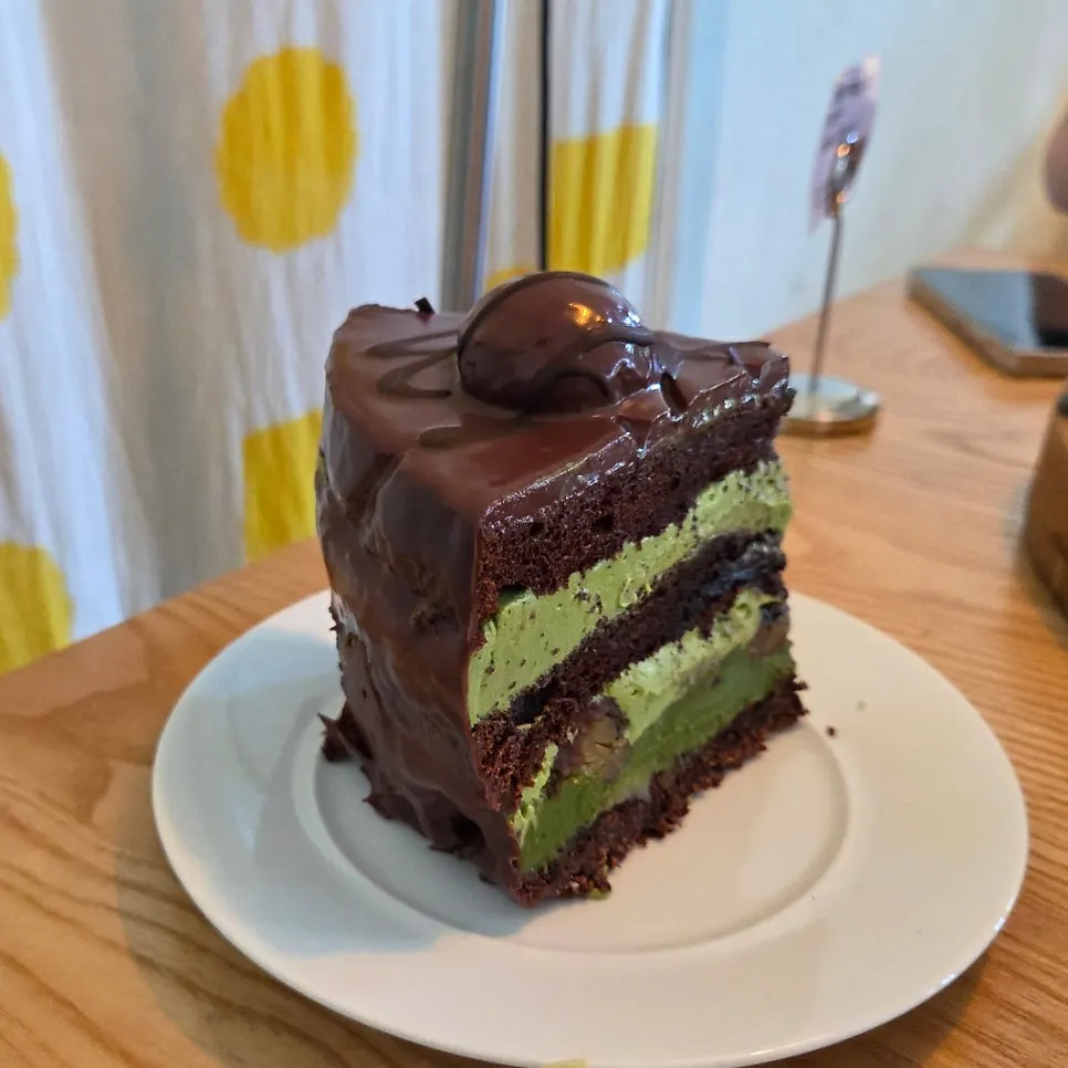 Close-up of the chestnut matcha chocolate cake