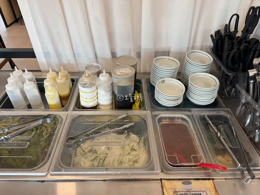 반찬과 쌈채소를 추가하는 셀프바