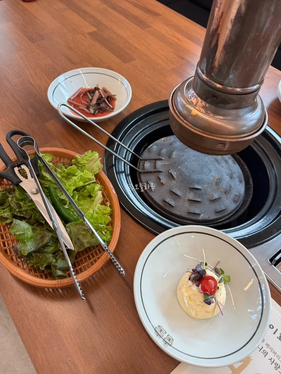 두툼한 돼지양념구이 한 접시