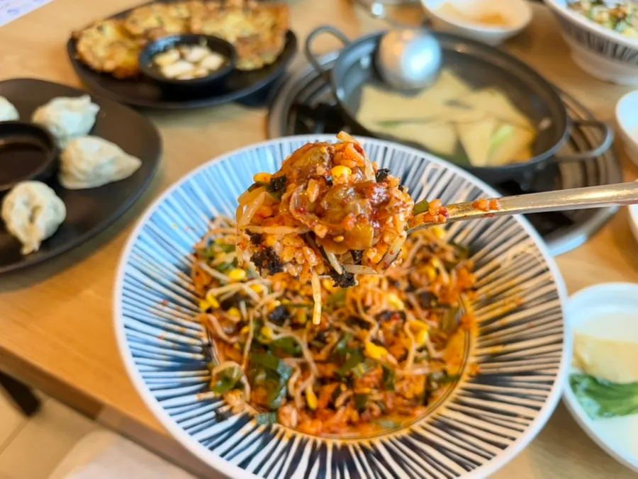 매콤한 양념 꼬막비빔밥