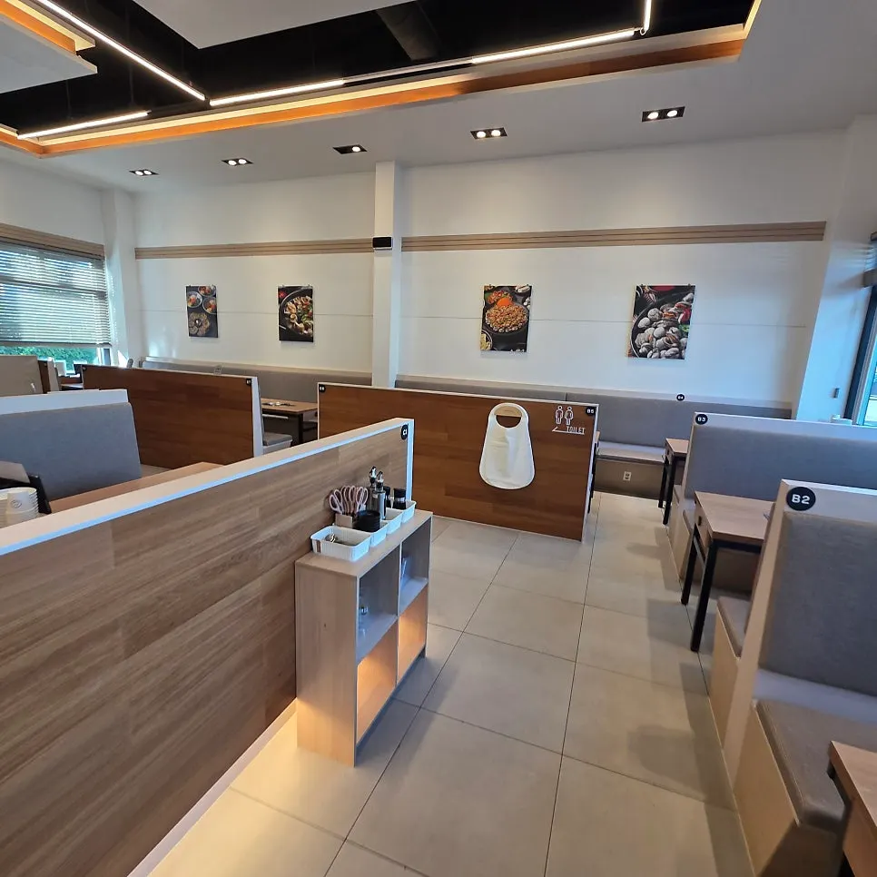 チュクベク洞のコマクマンセ建物入口