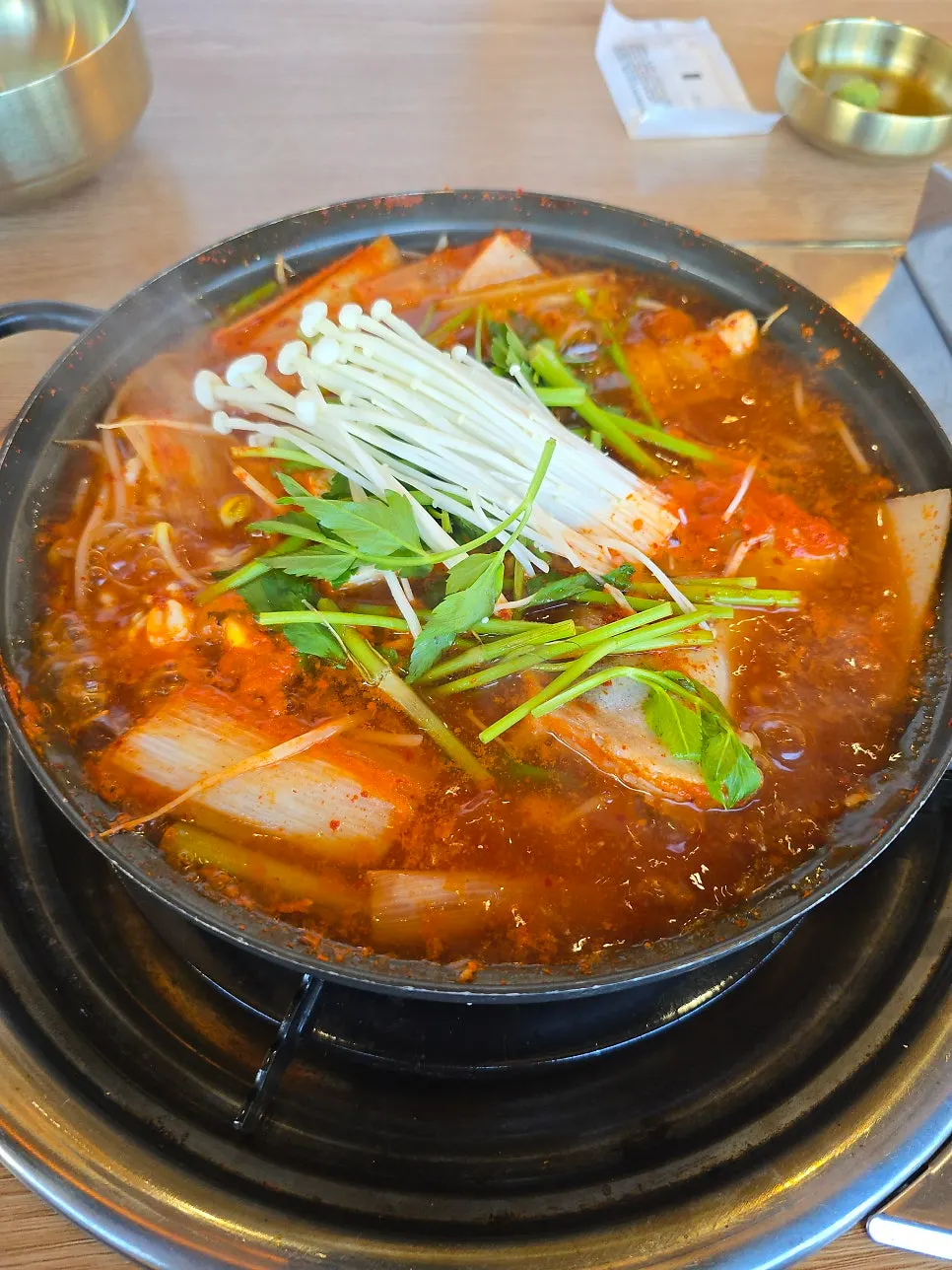 뚝배기에 끓는 동태탕