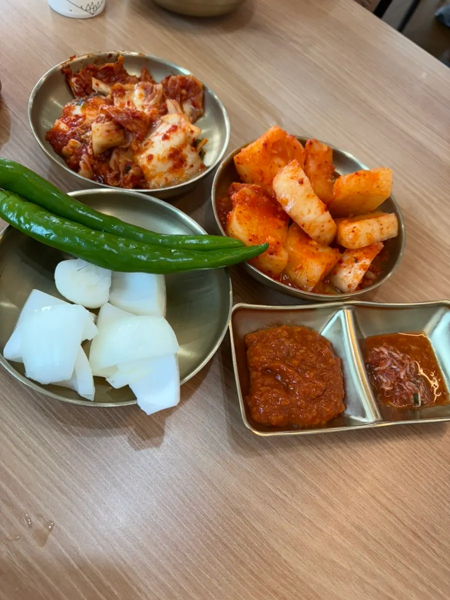 Neat self-service bar at the gukbap restaurant