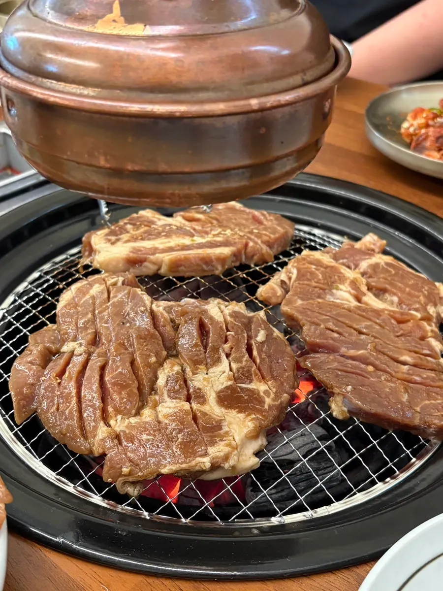 家人吃得开心的猪排骨