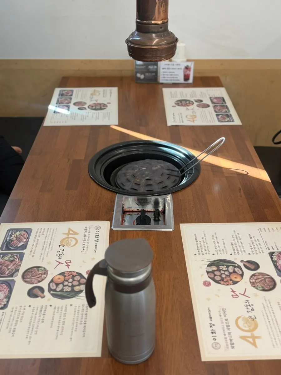 Spacious indoor seating at Ihwajeong Charcoal-Grilled Pork Galbi