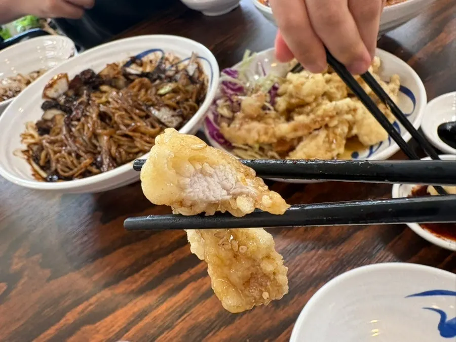 Crisp tangsuyuk paired with cabbage
