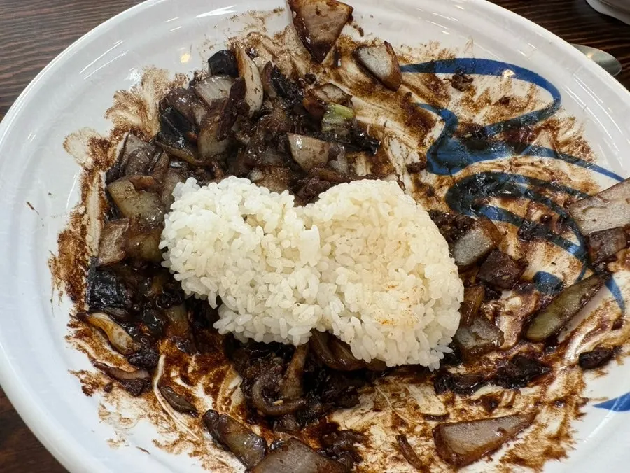 Gan-jjajang noodles with a rich chunjang aroma