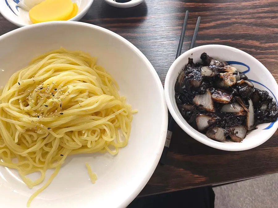 Ganjajang and jjambbong ordered together