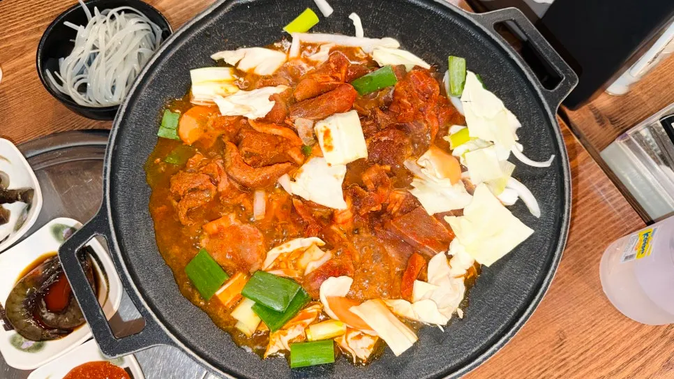 Griddle jumulleok with meat and vegetables