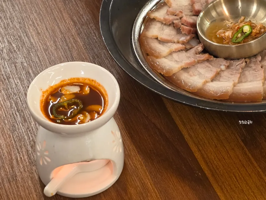 아이와 나눠 먹은 칼국수 그릇