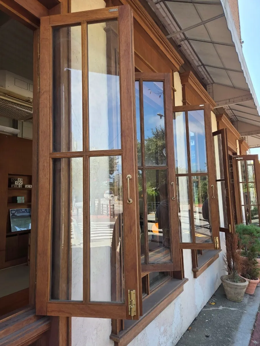Cafe Pomun convenience area with Wi-Fi