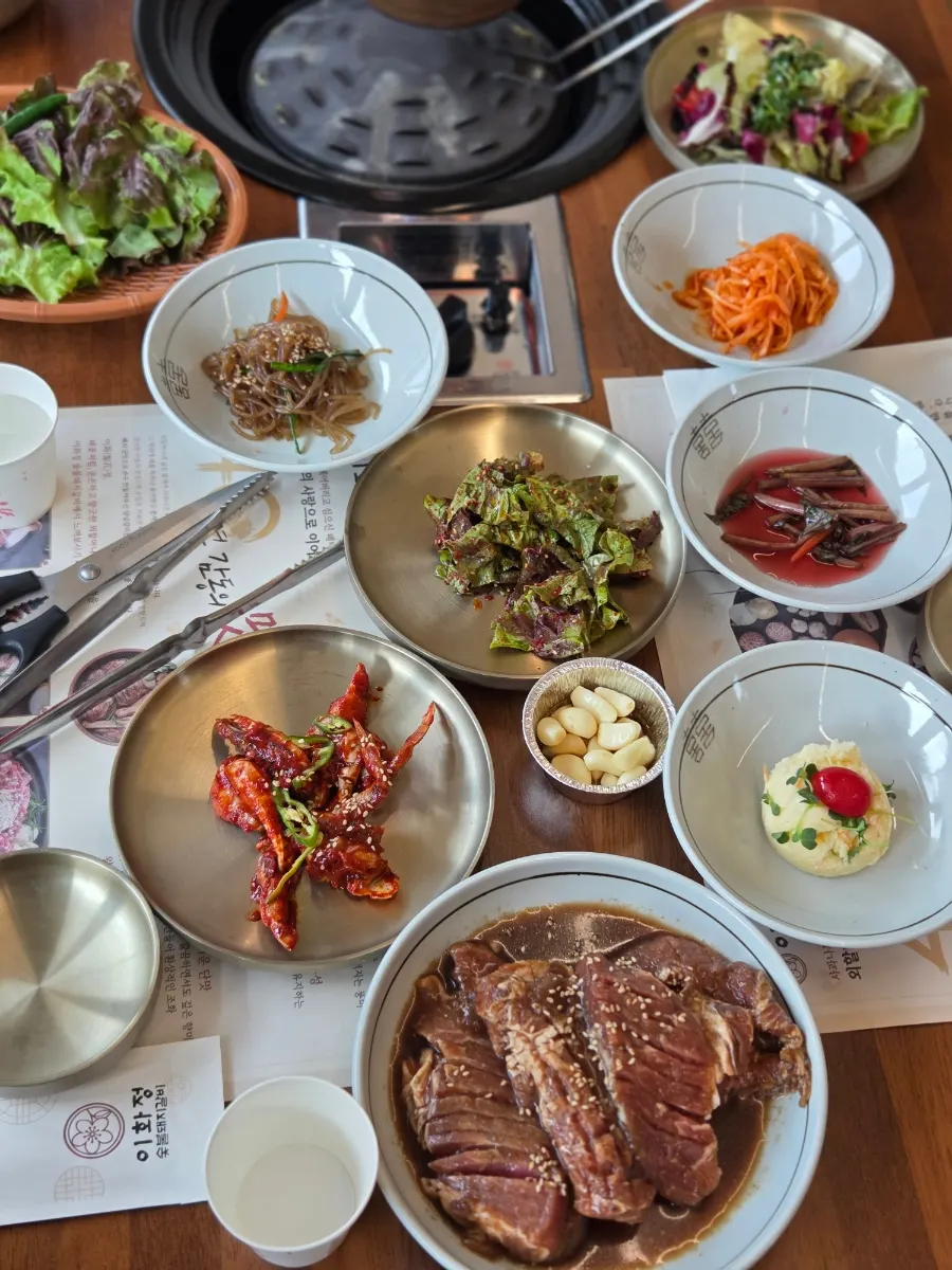 A refilled plate of side dishes
